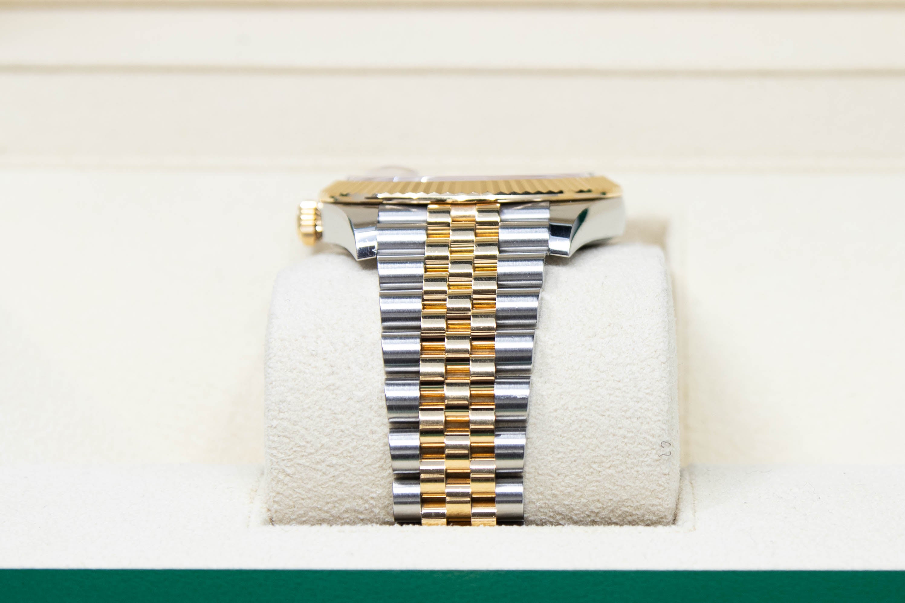 DATEJUST 41MM JUBILEE CHAMPAGNE DIAL 04/2022 ref.126333