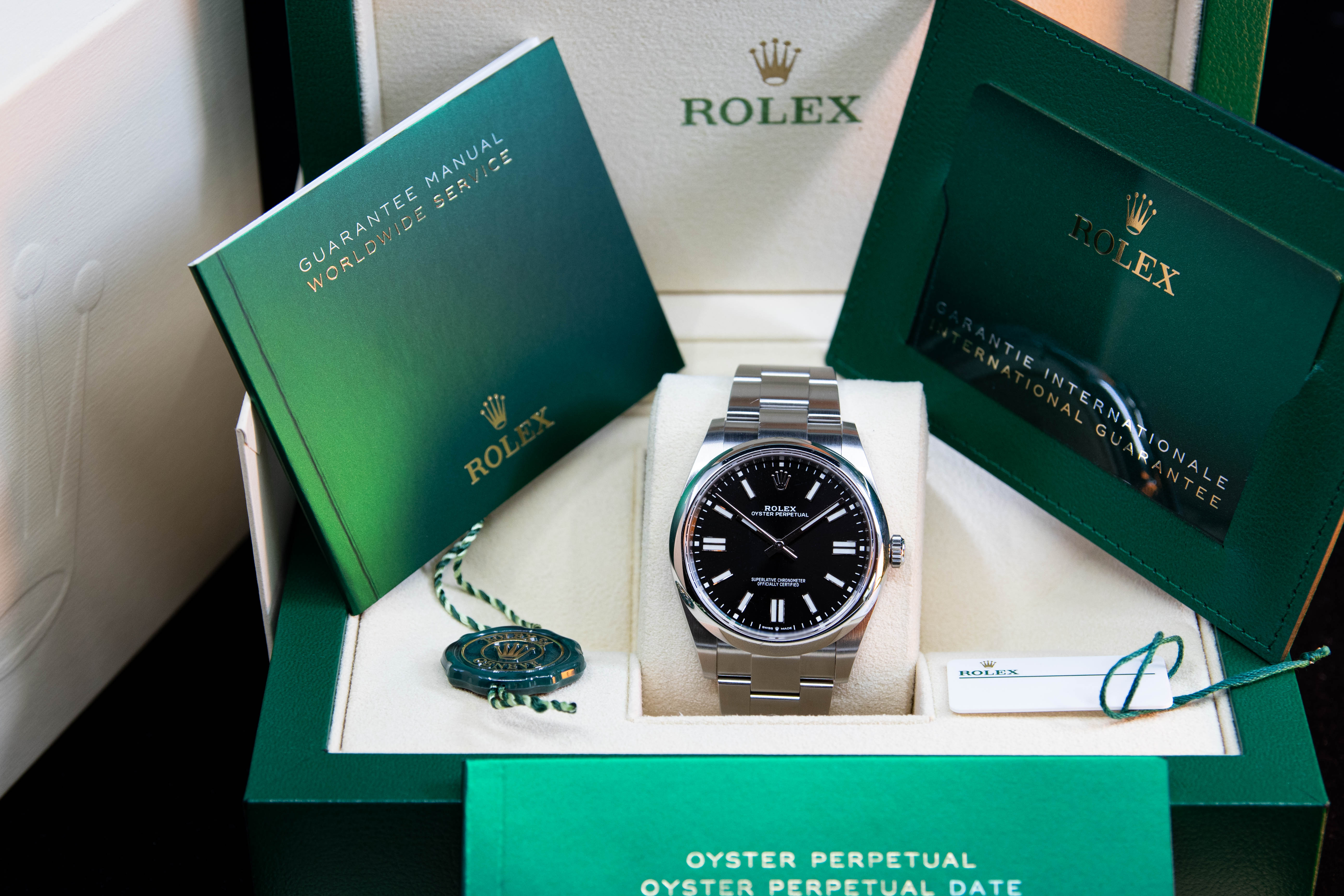 Rolex Oyster Perpetual 41 Black Dial 10/2021 ref. 124300