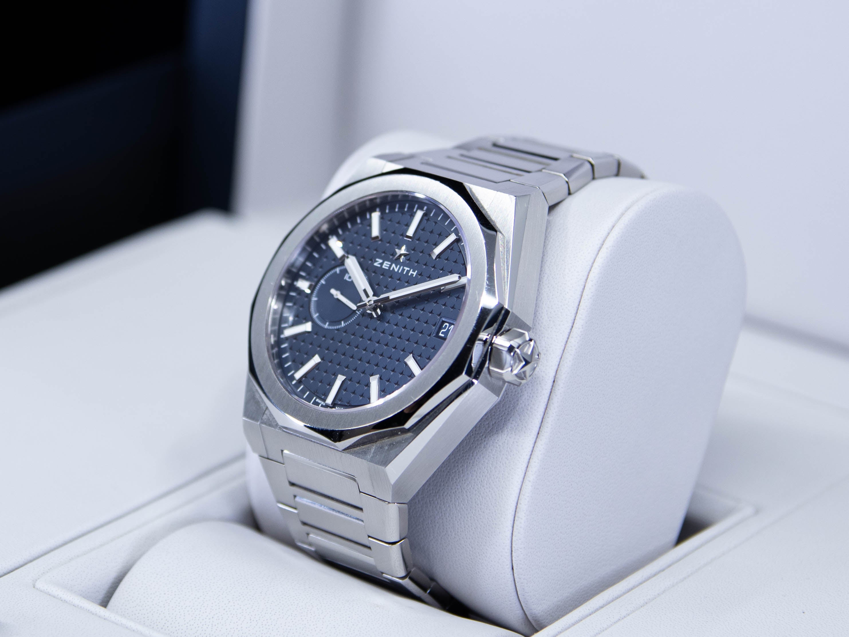 Defy Skyline Blue dial 41mm Stainless Steel 12/2022 ref.03.9300.3620/51.I001